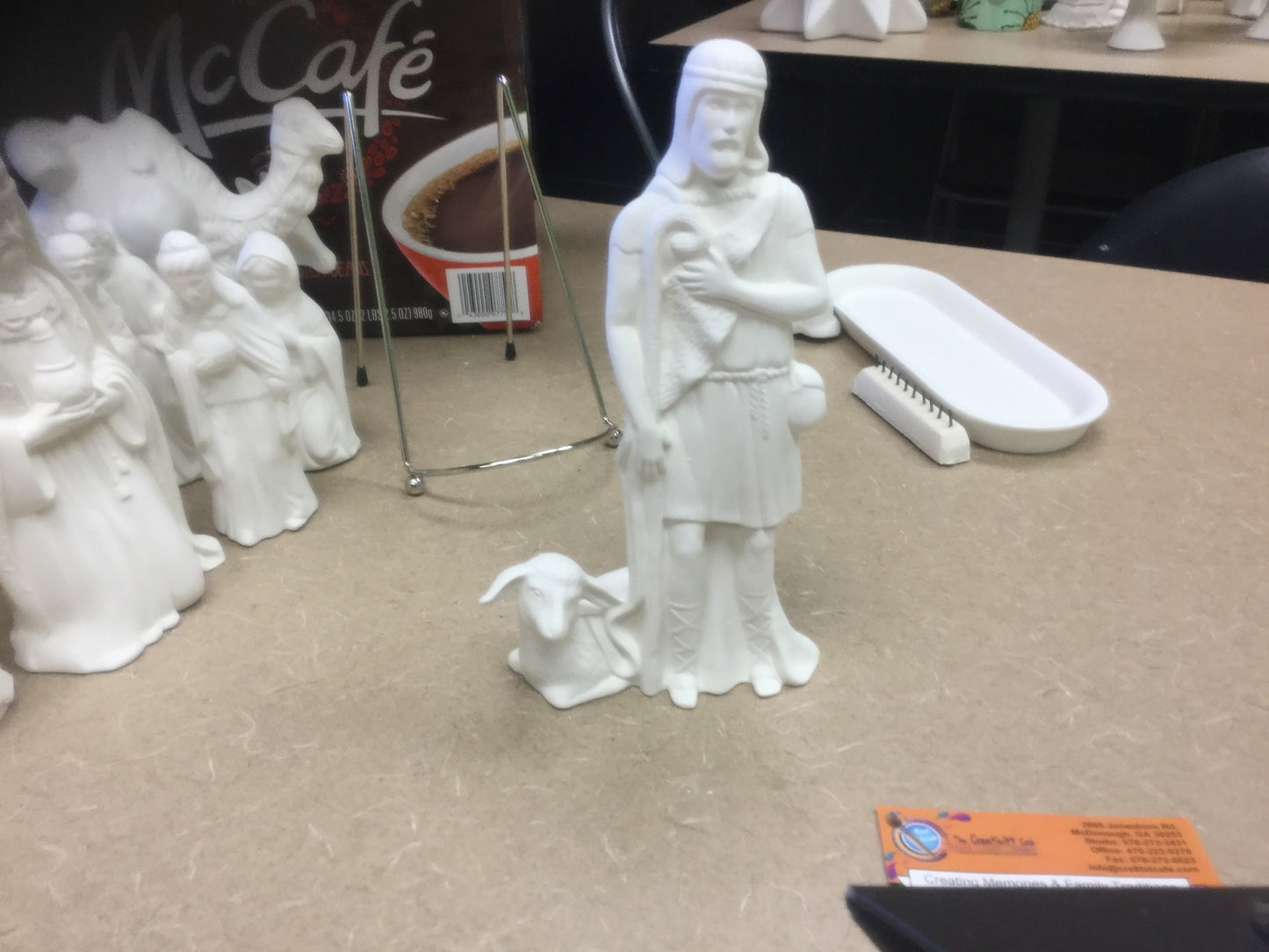 Medium nativity scene Shepard with lamb