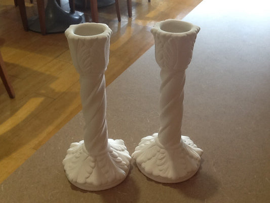 Fancy candle holder set