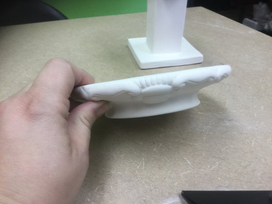 Flat decorative dish