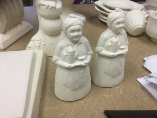 Aunt jemima salt and pepper shakers