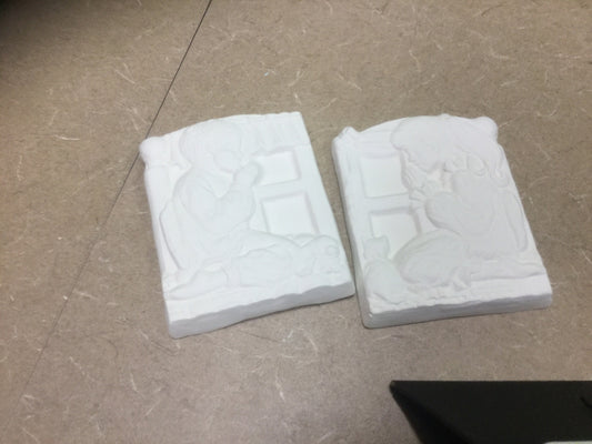 Boy girl praying mini plaque set