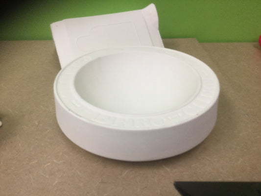 Dog bowl with dog in different langauges