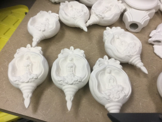 Assorted angel round pointed ornament