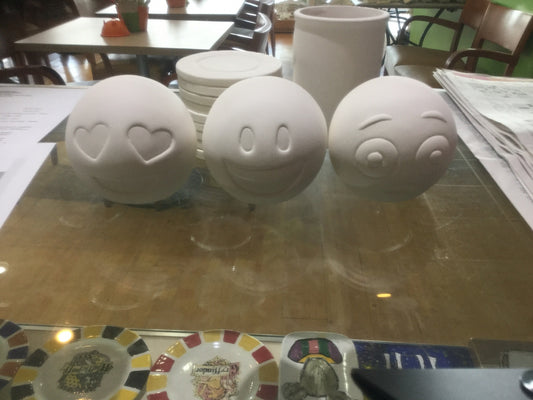 Assorted emoji faces